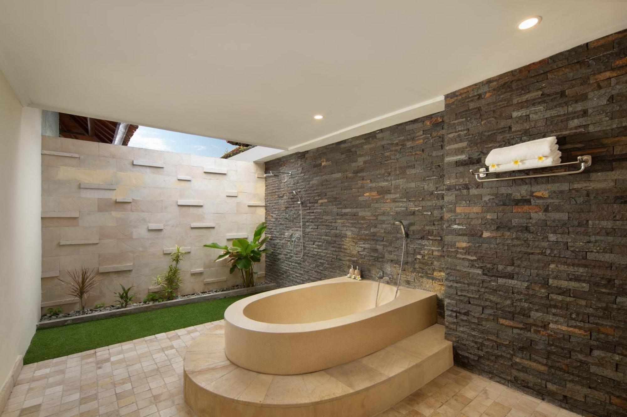 The Club Villa